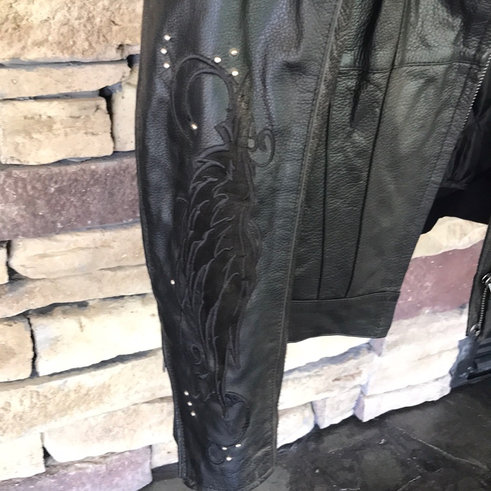 Women’s leather jacket w/2 conceal carry pockets - Picture 6 of 7